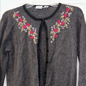 Vintage Women’s Floral Embroidered Cardigan Sweater Gray S Cottage Dark Fairy